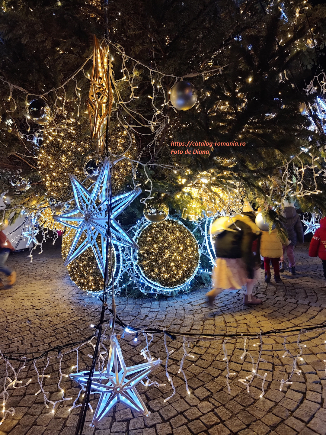 La targul de Craciun in Iasi - stea craciun albastru galben fotografie Diana