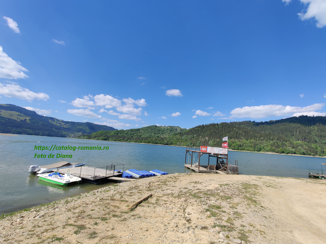 lac bicaz cer nori debarcader ambarcatiune fotografie ceahlau bicaz fotograf Diana