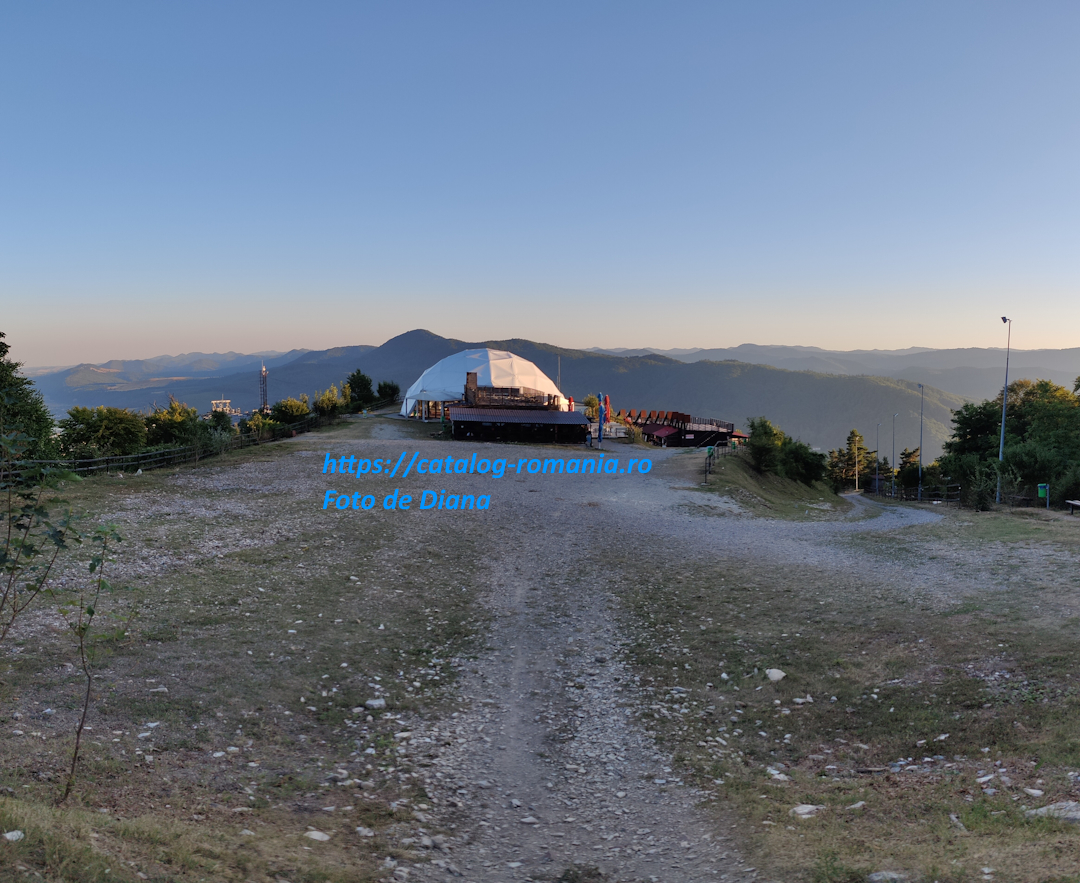 Orasul Piatra Neamt - romania moldova piatra neamt munte terasa fotografie Diana