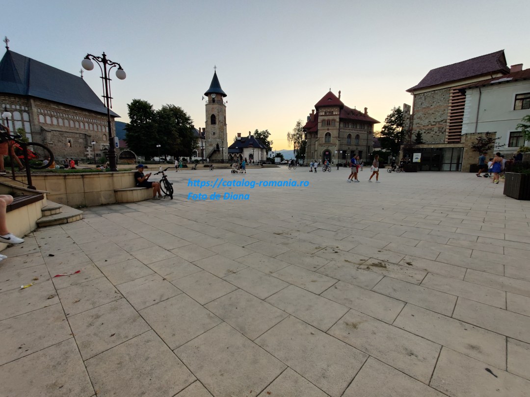 Orasul Piatra Neamt - stefan cel mare piata turn piatra neamt moldova romania Diana