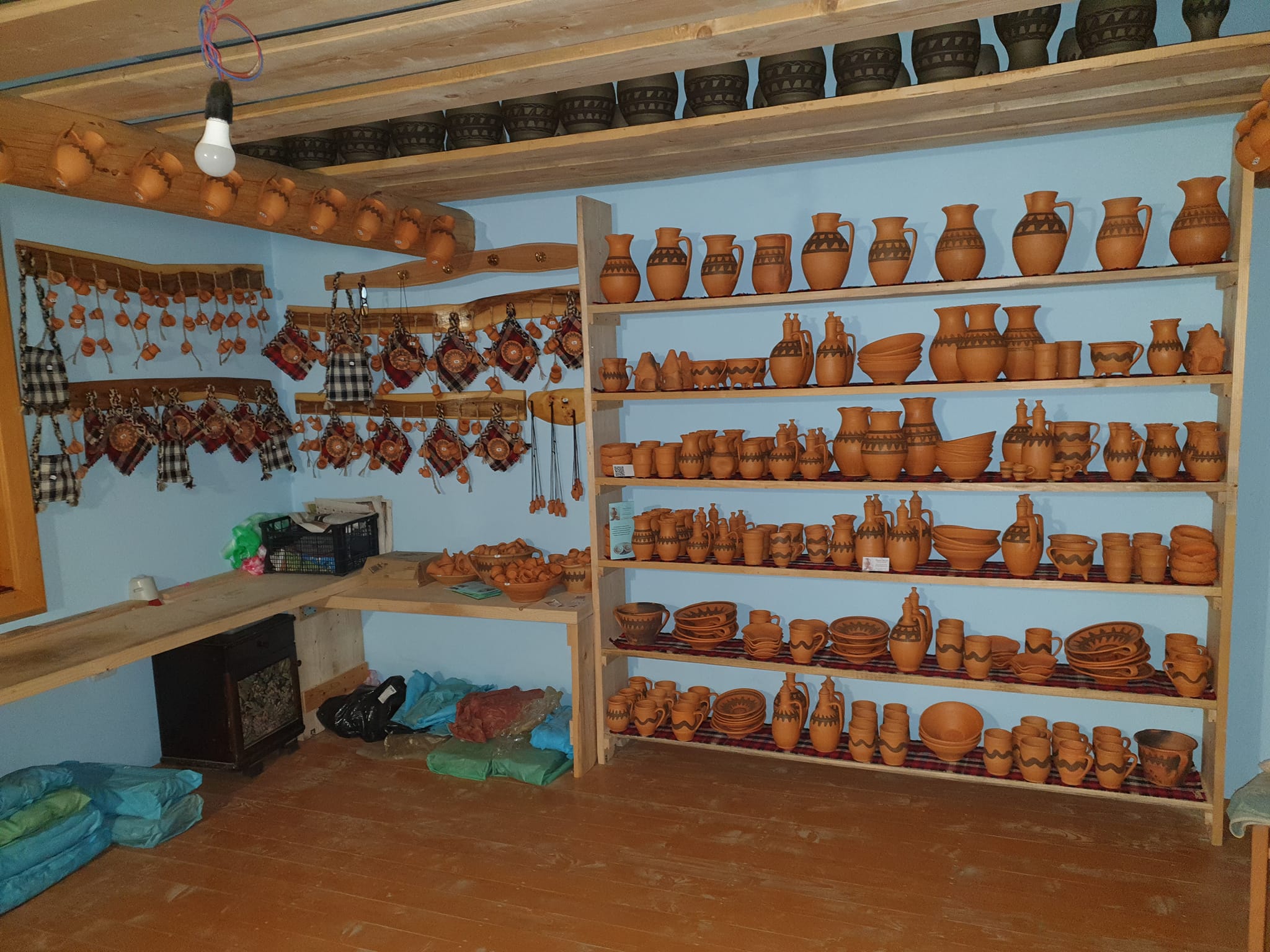 magazin expozitie Olar Maramures Sacel lut